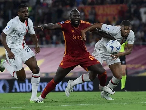 Khoảnh khắc Lukaku như muốn 'ăn tươi nuốt sống' đối thủ