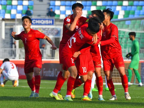 Khoảnh khắc Văn Khang 'xé lưới' Iran