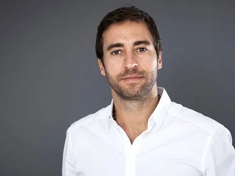 Khối tài sản 11 tỷ euro của cựu sao Arsenal