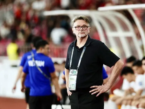 HLV Troussier bay ghế, vì đâu nên nỗi?