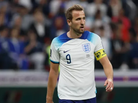 'Không ai ngốc đến mức trả 100 triệu bảng cho Kane'