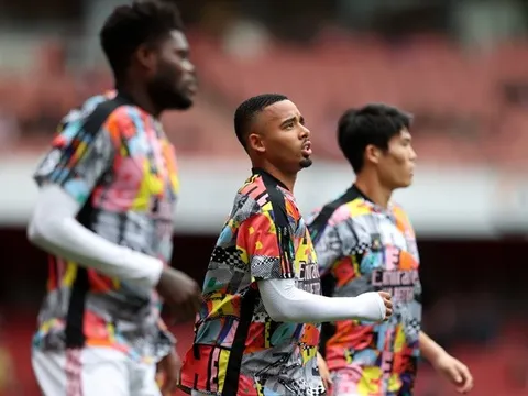 Không ghi bàn, Jesus vẫn tỏa sáng theo cách riêng