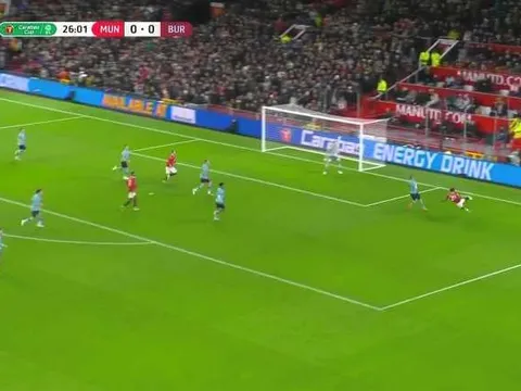 'Không nhiều người làm được như Wan-Bissaka'