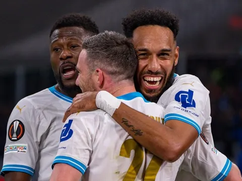 Không thể cản! Aubameyang quá bùng nổ