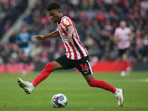 Không thể ngăn cản! Sao trẻ M.U ghi bàn thứ 7 từ đầu mùa