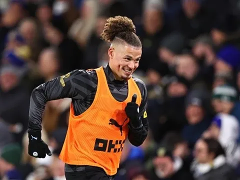 Pep Guardiola: Kalvin Phillips có thân hình thật gợi cảm