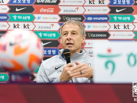 HLV Klinsmann nói rõ lý do đấu Việt Nam