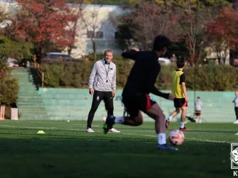 Báo Đức tiết lộ lý do HLV Klinsmann từ chối sống ở Hàn Quốc