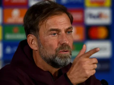 Klopp loại 1 ngôi sao khỏi trận Ajax