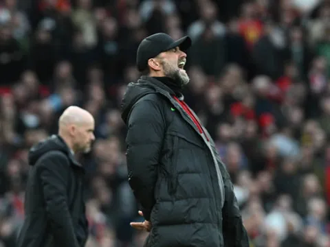 Klopp nổi khùng với pha bỏ lỡ của Gakpo