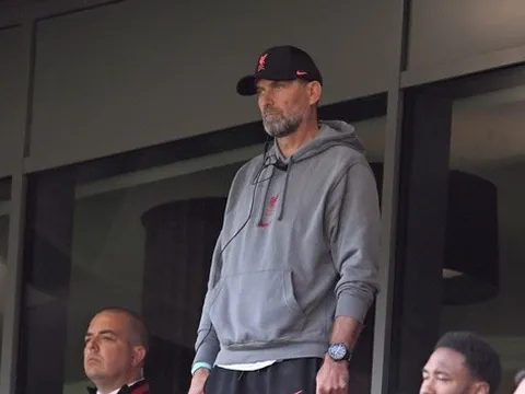 Klopp bộc lộ 50 sắc thái trên khán đài