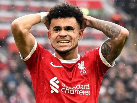 Klopp: “Cậu ấy đã có khoảnh khắc thần kỳ trước Walker và Rodri”