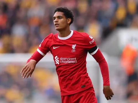 Klopp: “Đó không phải lần cuối cậu ấy mắc sai lầm”