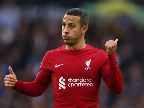 Klopp giội gáo nước lạnh cho Barca vụ Thiago