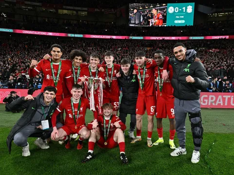 Klopp: “Họ thật điên rồ”