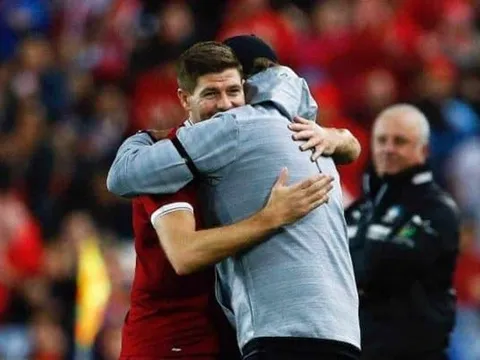 Klopp trả lời phỏng vấn This is Anfield: Gerrard và chiến thắng Barcelona 4-0