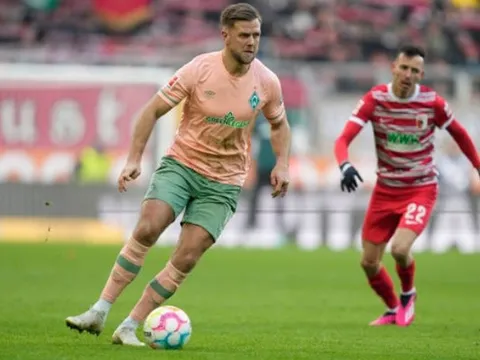 Klose 2.0: Ngôi sao cô độc ở Bundesliga