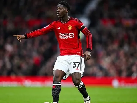 'Mainoo đối đầu Rice và làm rất tốt'