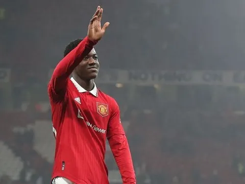 Kobbie Mainoo gây bất ngờ cho Man United