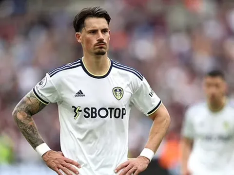 Man Utd nhắm trung vệ của kình địch