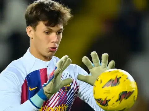 Thần đồng Barcelona có cơ hội 'đổi màu áo'