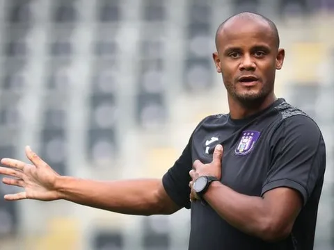 Kompany lên tiếng, thúc giục Man City giữ người đàn ông này!
