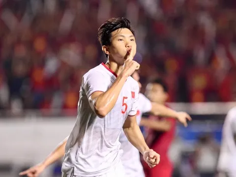Bầu Hiển tiết lộ lý do Heerenveen không nhả Văn Hậu về U23 Việt Nam