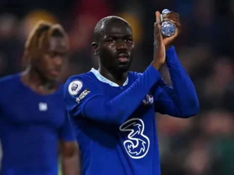 "Ở Napoli, cậu ấy là hậu vệ xuất sắc nhất, ở Chelsea thì khác"