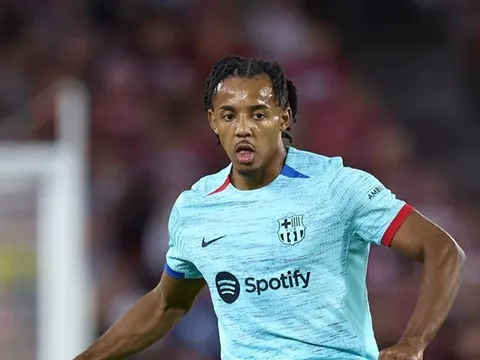 Kounde phá vỡ im lặng sau khi gặp chấn thương