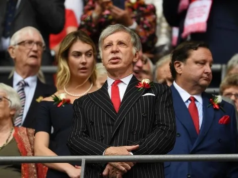 Arsenal thăng hoa, Stan Kroenke trở thành người giàu nhất giới thể thao