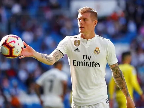 Kroos ra thời hạn cho Real Madrid