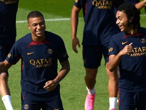 Luis Enrique ngạc nhiên trước tiềm năng của em trai Mbappe