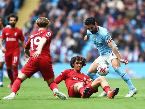 Pep gợi ý cho Klopp cách hồi sinh Alexander-Arnold