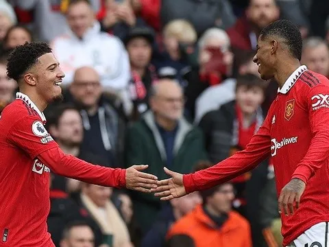 CĐV M.U phát cuồng vì hành động của Rashford sau khi Sancho ghi bàn