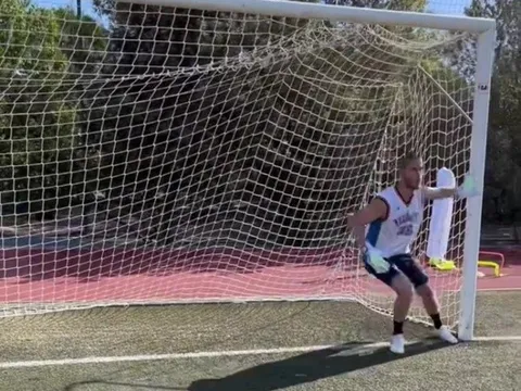 Lâm cảnh thất nghiệp, De Gea tự chào hàng khi TTCN sắp đóng cửa