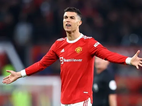 Làm loạn M.U, Ronaldo tin có Sir Alex 'bảo kê'