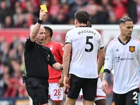 "Làm thế nào mà VAR không nhận ra lỗi đó?"