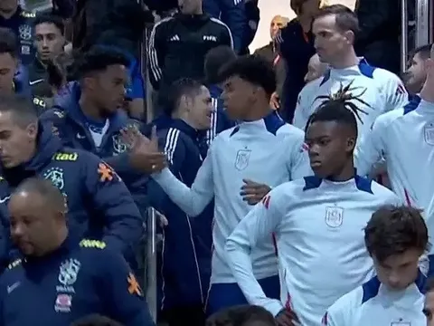 Tương lai của El Clasico trong 1 bức ảnh