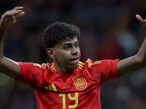 Lamine Yamal và 3 sao Barcelona từng được Santiago Bernabeu vỗ tay tán thưởng