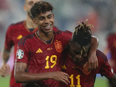 Lamine Yamal: Viên ngọc quý của Barca và tuyển Tây Ban Nha