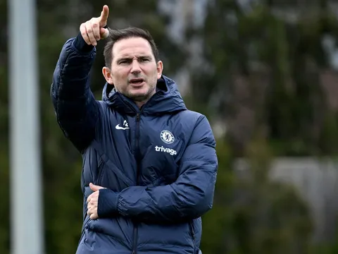 Phản ứng của Pep trước màn tái xuất gây sốc của Lampard