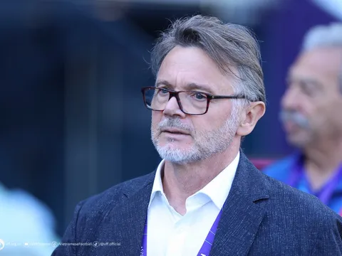 Lãnh đạo VFF phá vỡ im lặng về tương lai HLV Troussier