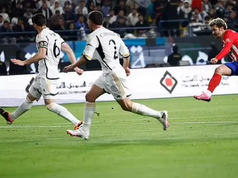 Lập siêu phẩm, Antoine Griezmann đi vào lịch sử Atletico Madrid