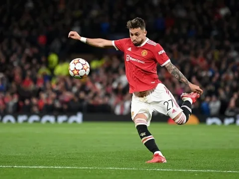 Lập siêu phẩm cho Man Utd, Alex Telles vỡ oà xúc động