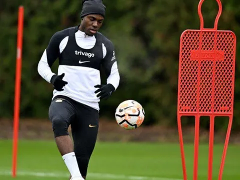 Tân binh Chelsea xuất hiện trên sân tập