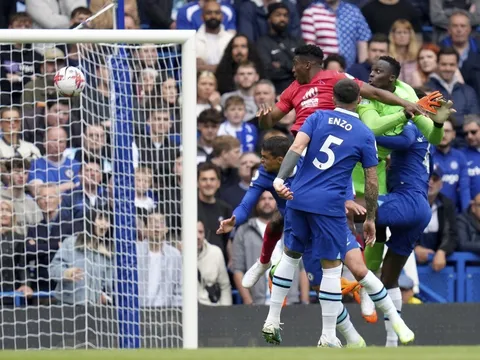 Lampard trao cơ hội, Mendy lập tức mắc sai lầm khó tin