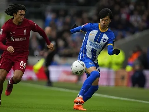"Mitoma đã khủng bố Alexander-Arnold"