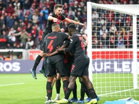 Không thể ngăn cản, Leverkusen trở lại ngôi đầu Bundesliga