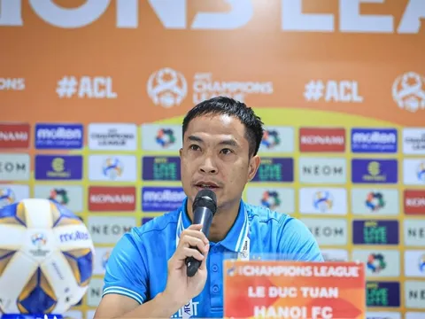 Tái đấu Wuhan Three Towns, HLV Hà Nội tuyên bố sẽ chơi cống hiến