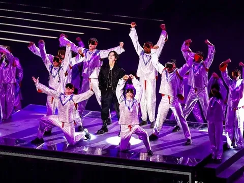 Lễ khai mạc World Cup 2022 cực cháy, Jungkook BTS gây choáng ngợp
